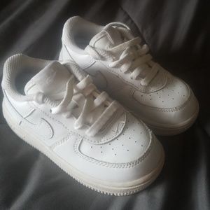 Toddler sneakers (nike)